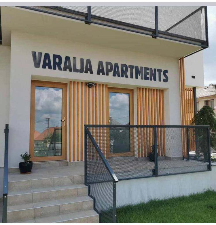 Varalja Apartments Plavecke Podhradie エクステリア 写真