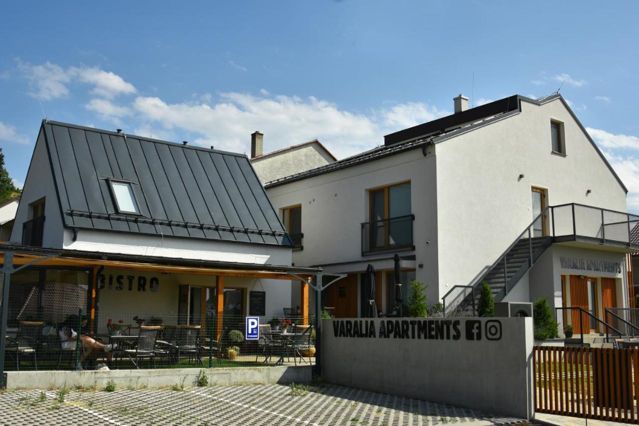 Varalja Apartments Plavecke Podhradie エクステリア 写真