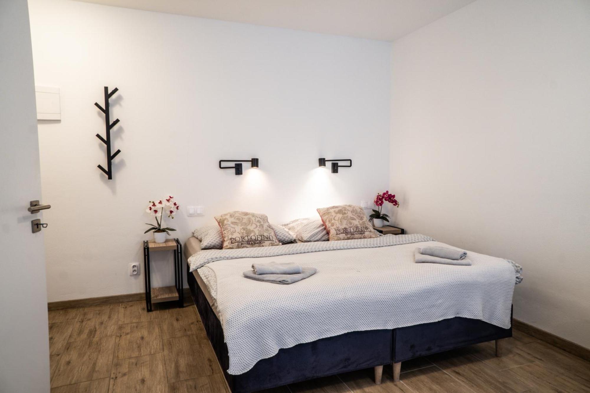 Varalja Apartments Plavecke Podhradie エクステリア 写真
